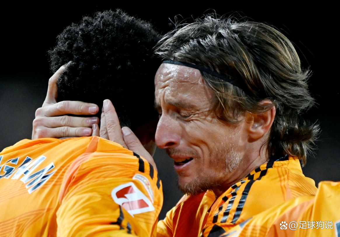 开云体育资讯门户网站-足总杯赛程吃紧，瓦伦西亚冲刺阶段更衣室发声，赛场秩序良好，更衣室氛围转暖的简单介绍-开云体育资讯门户网站